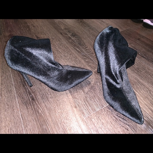 Heels - Picture 2 of 3